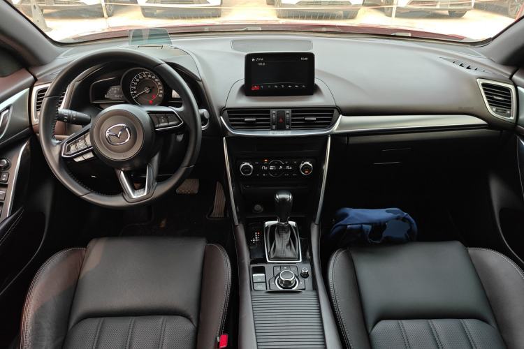 Used Mazda CX-4 2018 2.0L Automatic Two-Wheel Drive Blue Sky Premium Upgrade Version China VI Standard
