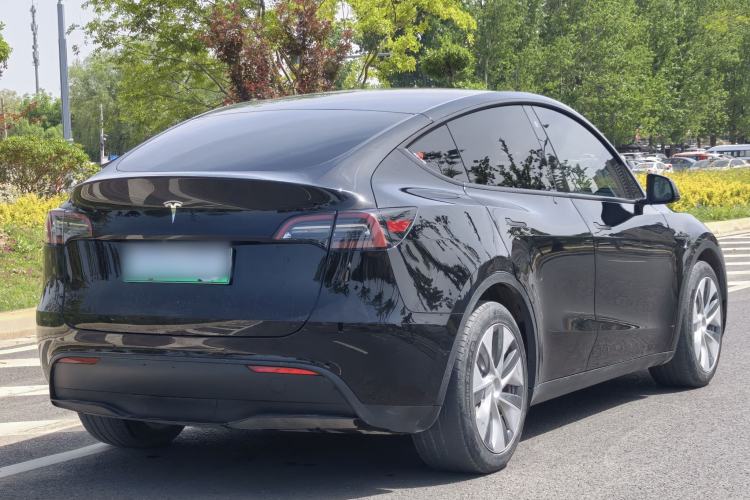 Used Tesla Model Y 2021 Standard Range Rear-Wheel Drive Version Exterior 3