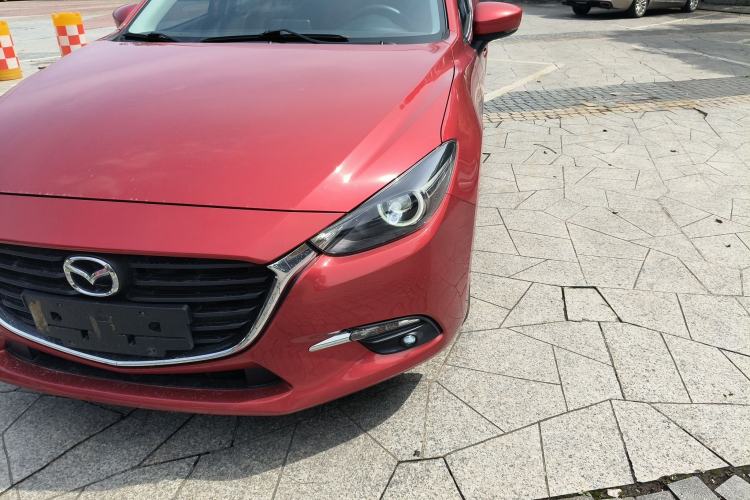 Used Mazda 3 Axela 2017 Sedan 1.5L Automatic Luxury Model China VI Standard
