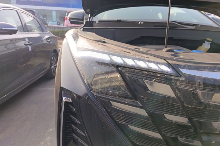 Used CHANGAN UNI-Z New Energy 2025 Model, Smart New Blue Whale 125km Battleship+ Version
