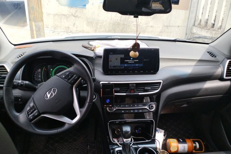 Used Hyundai Tucson 2019 280TGDi Dual-Clutch Two-Wheel Drive Fashion Edition China V Standard Center Console