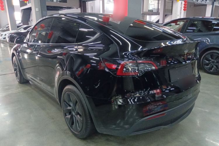 Used Tesla Model Y 2023 Rear-Wheel-Drive Version Exterior 2