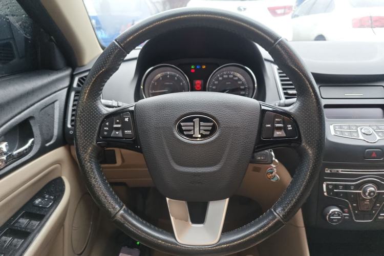 Used Bestune B50 2013 1.6L manual luxury version
