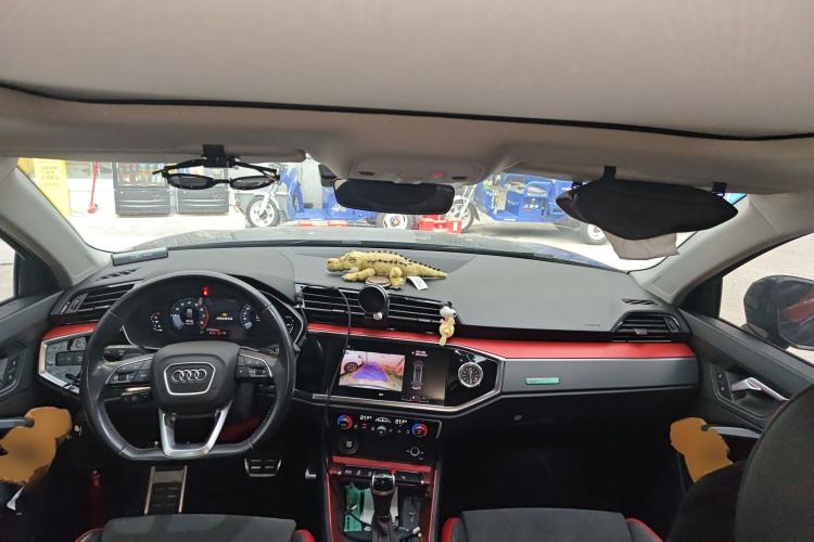 Used Audi Q3 2021 40 TFSI Fashion Dynamic Model Center Console