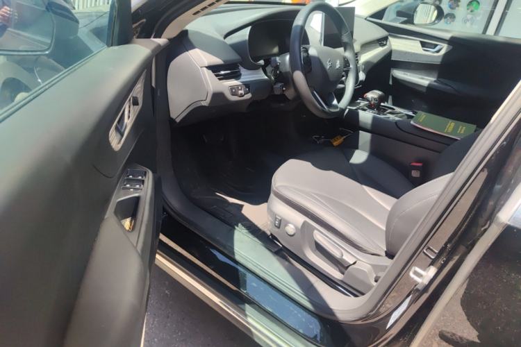 Used Hongqi E-QM5 2024 610 km PLUS