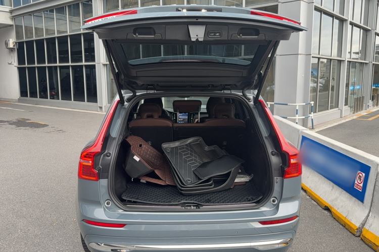 Used Volvo XC60 2023 B5 4x4 Smart Luxury Edition
