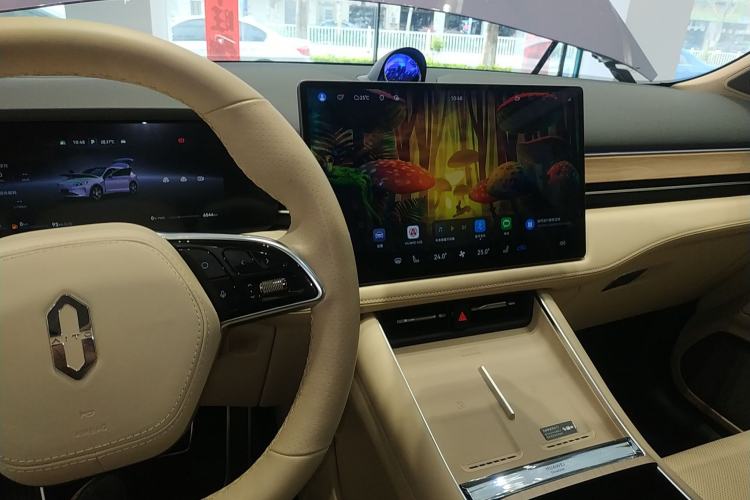 Used Hima AITO M5 2025 Extended-Range Ultra All-Wheel-Drive Version Center Console