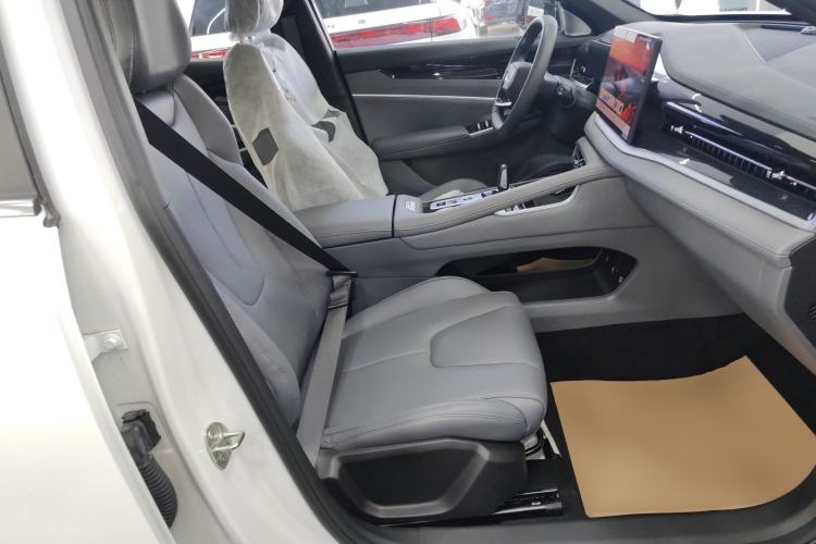 Used Geely Auto Emgrand X7 Sport 2026 Model 1.5TD Aspirational Right Front Seat