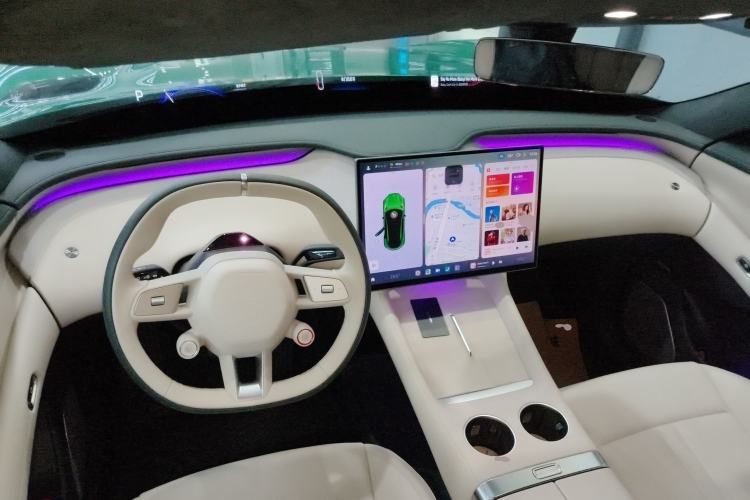 Used Xiaomi Auto YU7 2025 Ultra-Long Range High-Performance All-Wheel-Drive Max Edition Center Console