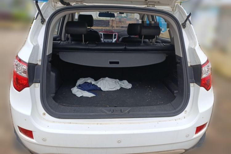 Used CHANGAN CS35 2016 1.6L Manual Luxury Model China IV Standard Trunk