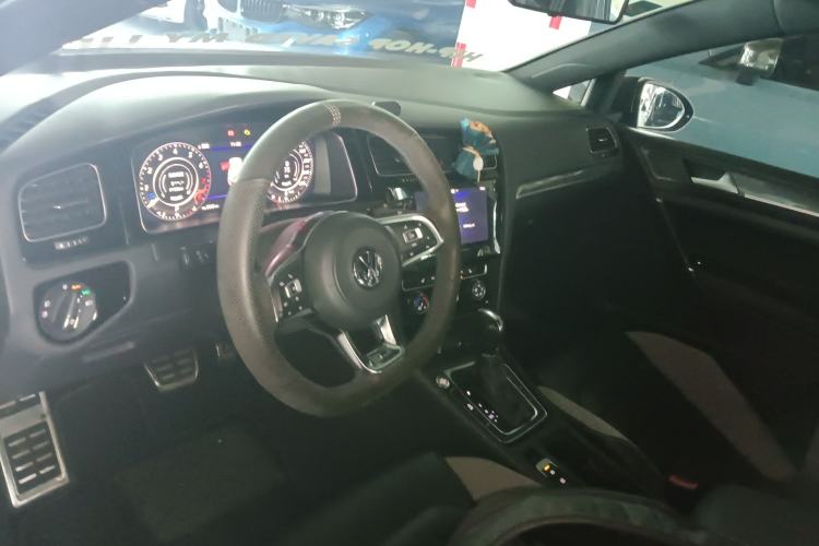 Used Volkswagen Golf 2020 Charming Edition 280TSI DSG R-Line
