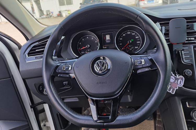 Used Volkswagen Tiguan L 2018 330TSI Automatic Two-Wheel Drive Luxury Edition