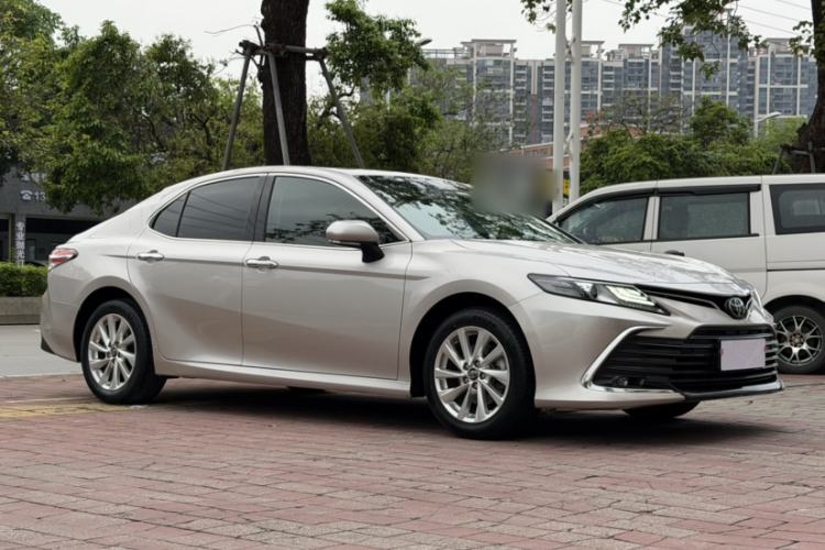 Used Toyota Camry 2021 2.0G Luxury Edition
