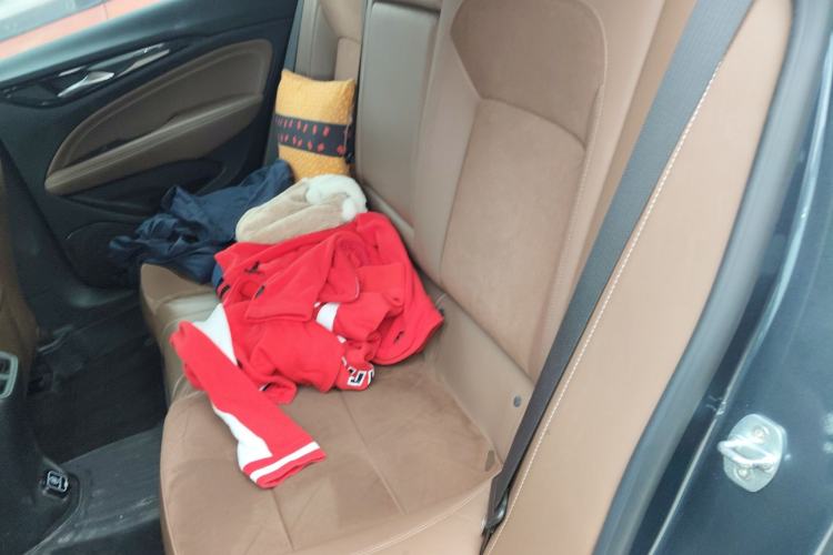 Used Buick Regal 2020 552T Luxury Version Left Rear Seat