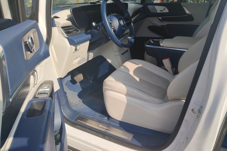 Used Buick Century 2023 2.0T Six-Seater Yinshi Edition
