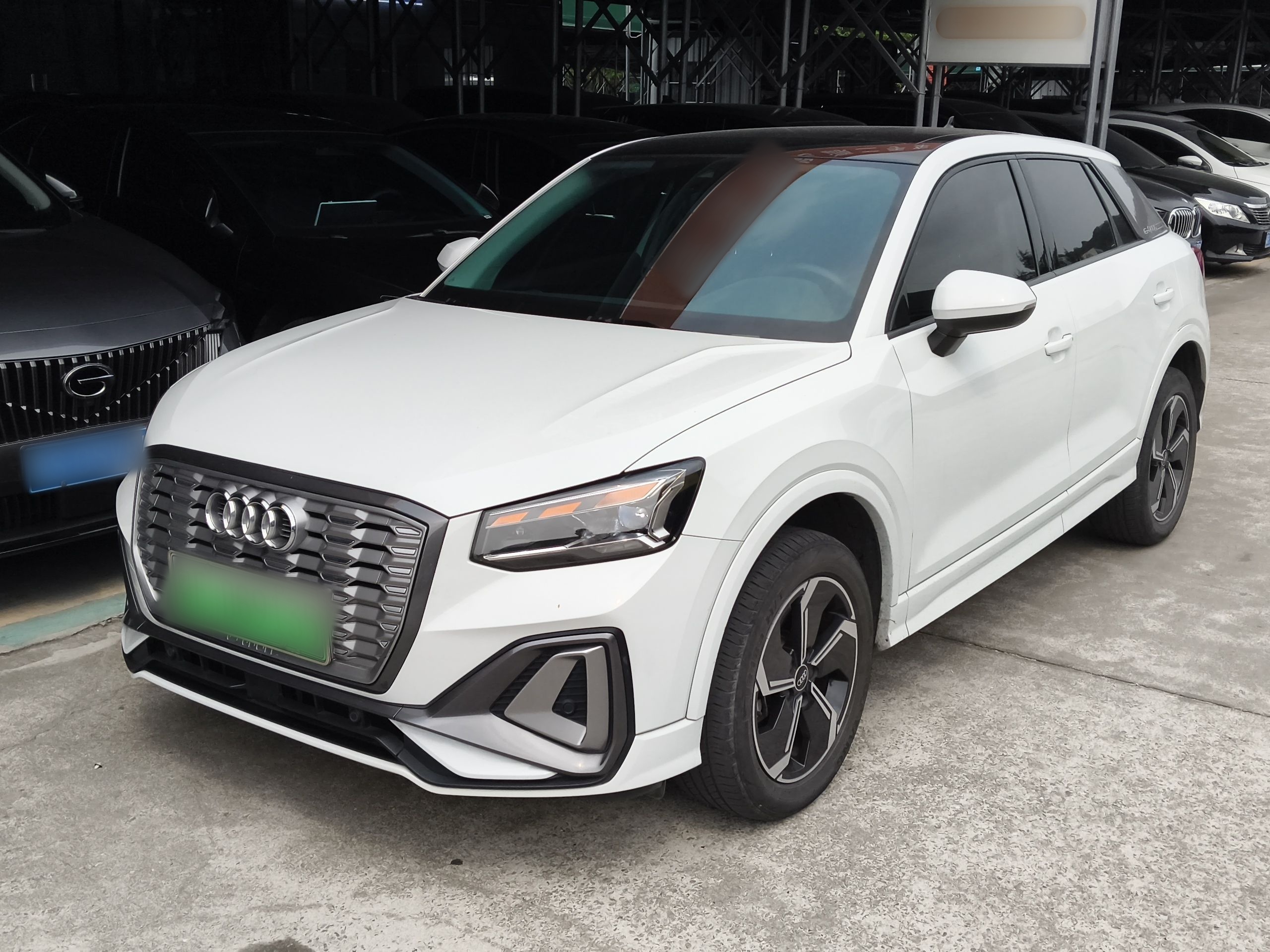 Под передней частью автомобиля