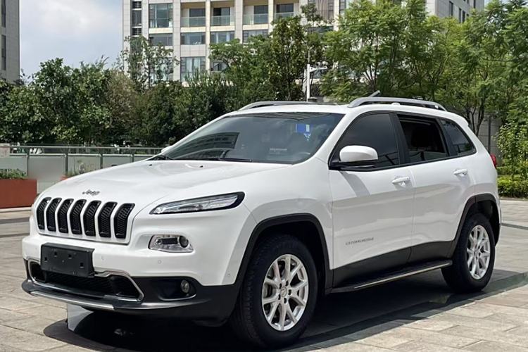 Used Jeep Cherokee 2016 2.4L Professional Smart Version