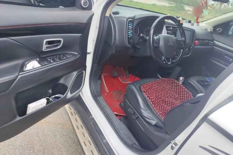 Used Mitsubishi Outlander 2018 2.0L Two-Wheel-Drive Jiale Edition 7-Seater