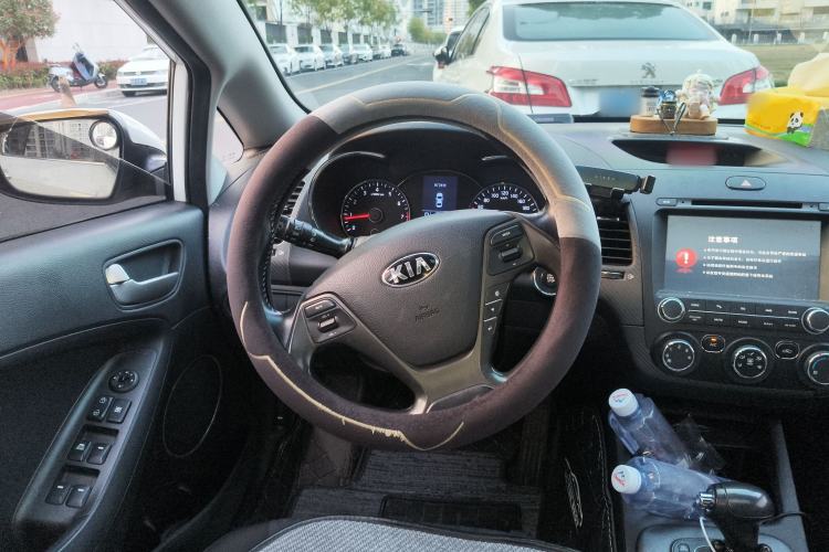 Used Kia K3S 2014 1.6L Automatic GLS Steering Wheel