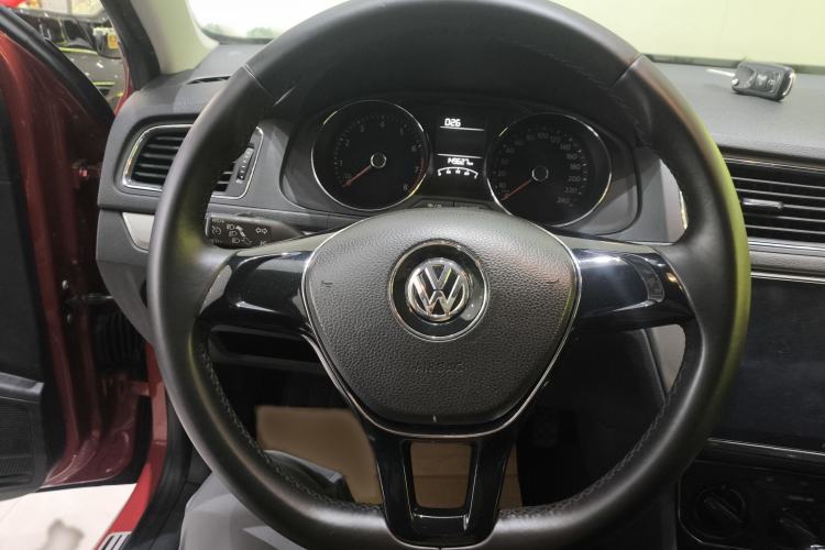 Used Volkswagen Lavida 2015 230TSI DSG Comfort Edition
