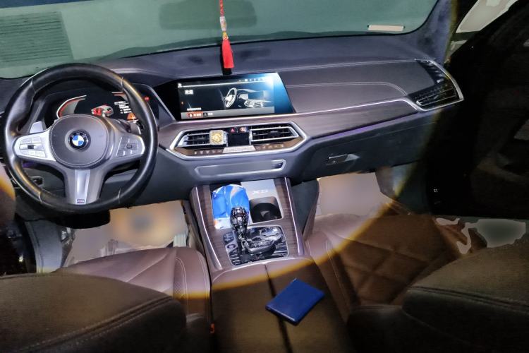 Used BMW X5 2022 xDrive 40Li M Sport Package Center Console