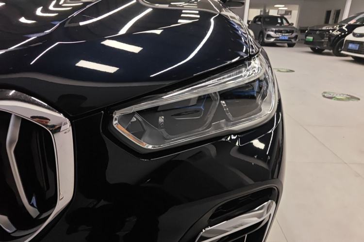 Used BMW X5 2022 xDrive 30Li Luxury M Sport Package