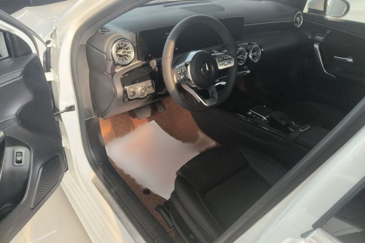 Used Mercedes-Benz A-Class 2020 Restyled A 200 L Sport Sedan Fashion Version
