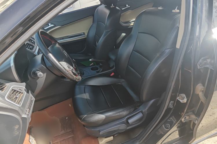 Used Haima Fumei 2014 M5 1.6L Manual Elite Model Left Front Seat