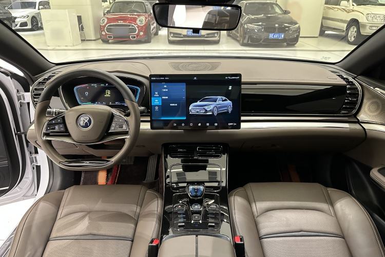 Used BYD Han 2020 DM Four-Wheel Drive Performance Edition Luxury Model Interior 1