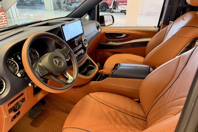 Used Mercedes-Benz Vito 2021 2.0T Business Version 7 Seats Interior 14