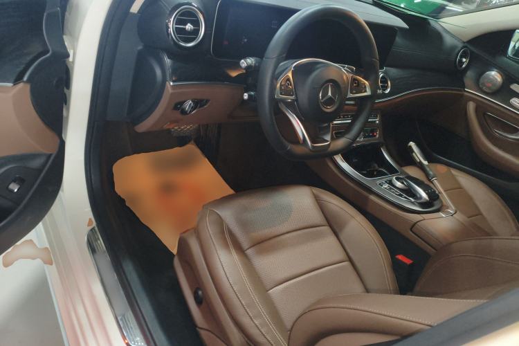 Used Mercedes-Benz E-Class 2017 E 300 L Sport Luxury Edition Center Console