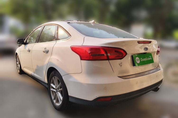 Used Ford Focus 2018 Sedan Classic EcoBoost 180 Automatic Elite Model Rear Left 45 Deg