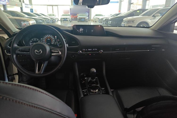 Used Mazda 3 Axela 2021 2.0L Automatic Zhi Rui Edition Center Console
