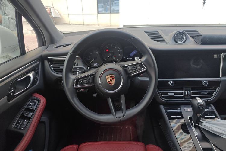 Used Porsche Macan 2024 Macan 2.0T Steering Wheel