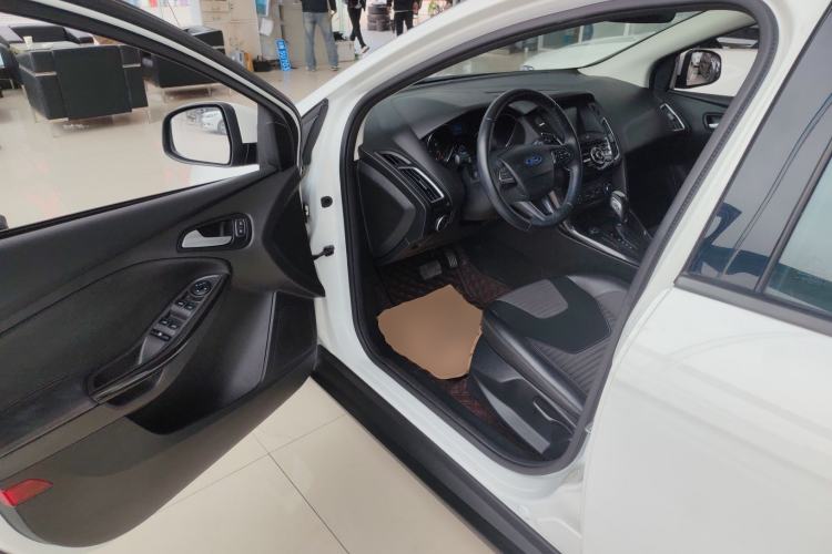 Used Ford Focus 2018 Hatchback Classic 1.6L Automatic Trendy SmartDrive Edition