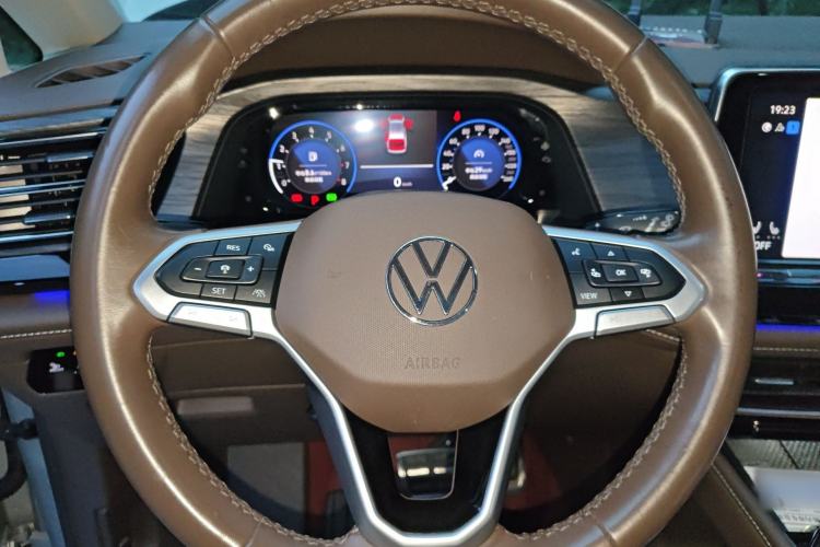 Used Volkswagen Viloran 2022 380TSI Prestige Edition
