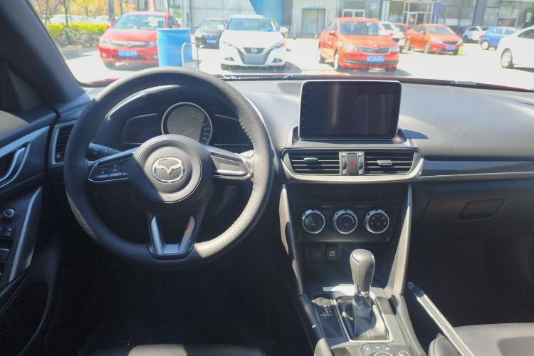 Used Mazda CX-4 2018 2.0L Automatic Two-Wheel Drive Blue Sky Dynamic Version China V Standard
