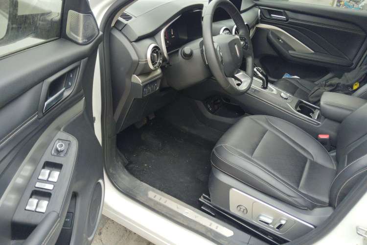 Used Wey VV6 2021 2.0T Two-Wheel Drive Smart Protection+