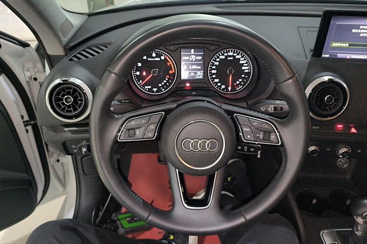 Used Audi A3 2018 30th Anniversary Edition Limousine 35 TFSI Fashion Model Steering Wheel