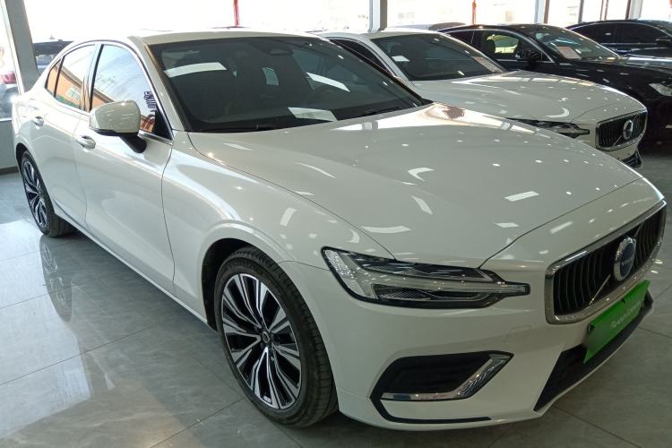 Used Volvo S60 2024 B4 Zhiyuan Luxury Edition
