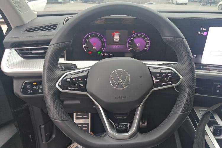 Used Volkswagen Tavendor 2024 380TSI All-Wheel Drive R-Line Cruise Edition Steering Wheel