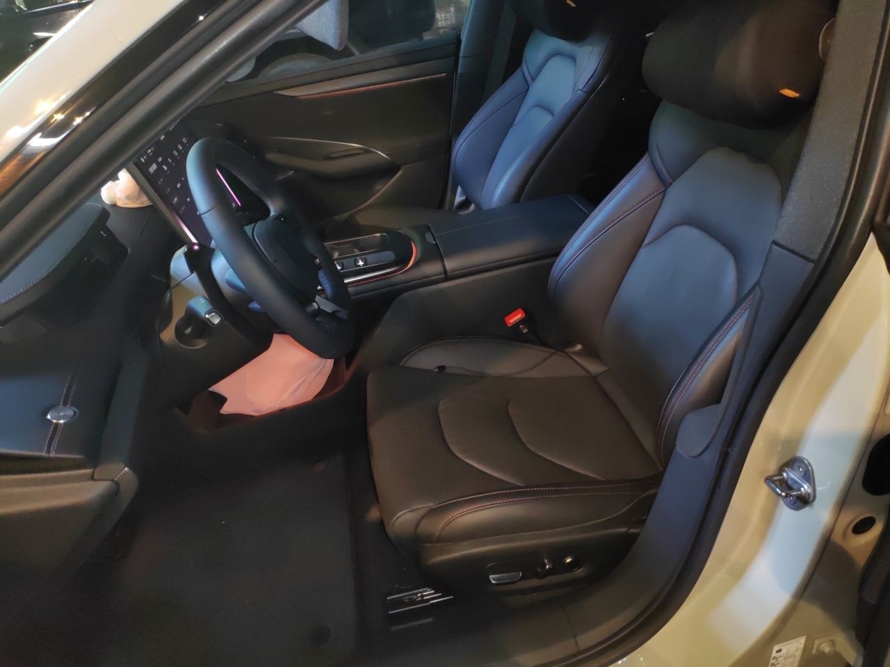 Xiaomi Auto SU7 2024 Rear-Drive Ultra-Long Range Advanced Pro-Level Intelligent Driving Version — снимка 15