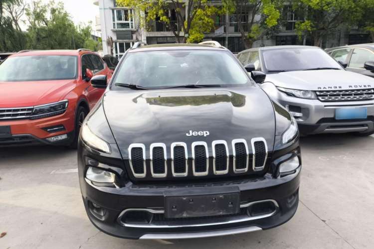 Used Jeep Cherokee 2017 2.0L Superior Edition