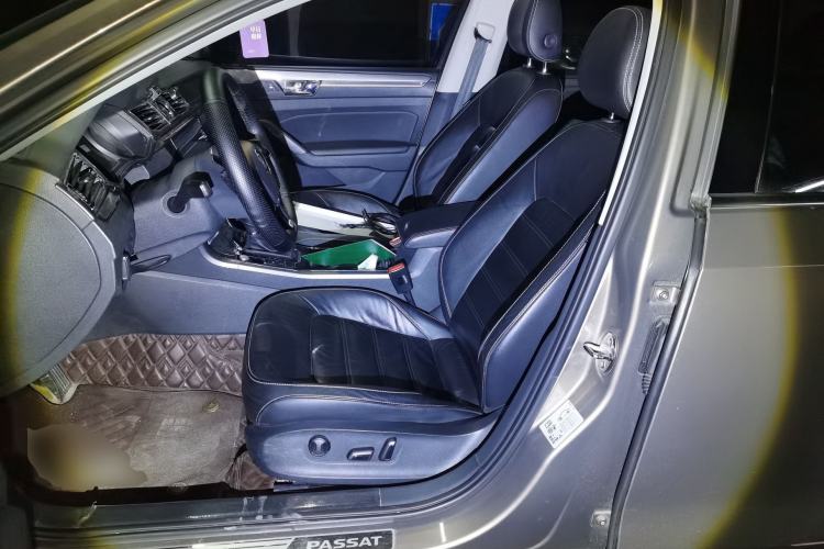 Used Volkswagen Passat 2017 280TSI DSG Luxury Edition
