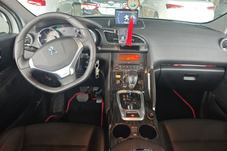 Used Peugeot 3008 2013 2.0L Automatic Trend Edition Center Console