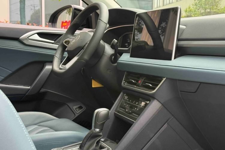 Used Volkswagen Tharu 2023 330TSI Four-Wheel Drive Moon Luxury Edition Interior 3