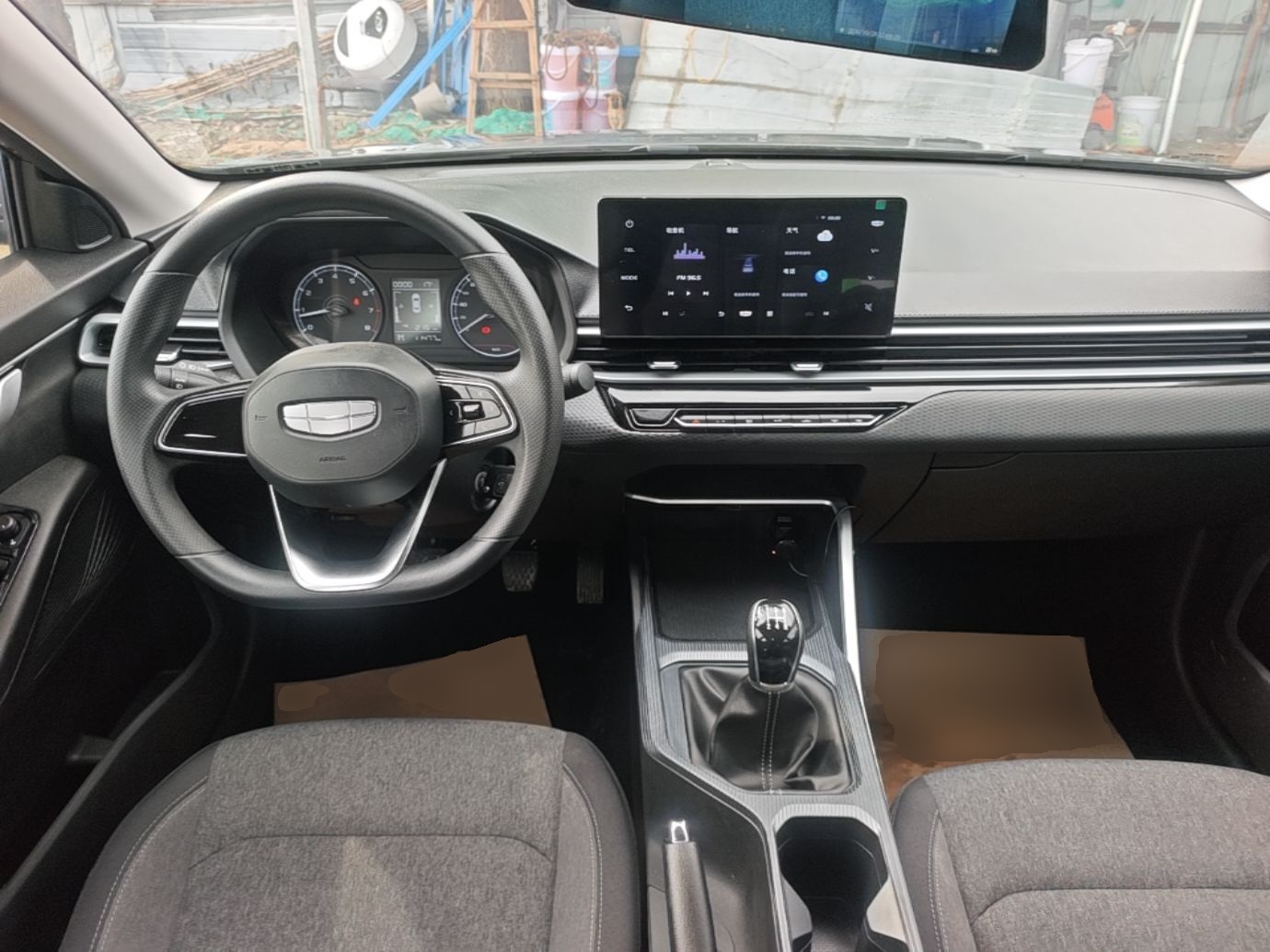 Geely Auto Emgrand 2025 4th Generation 1.5L Manual - Starry Edition — снимка 12