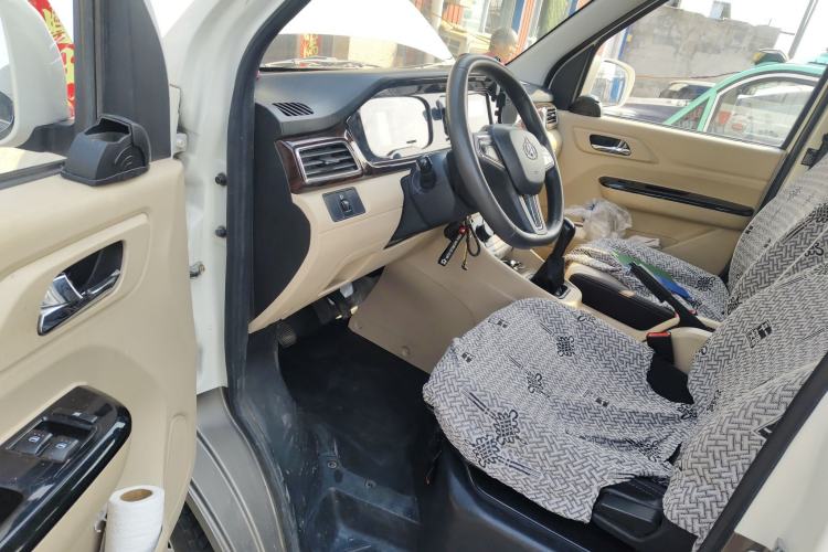 Used CHANGAN KUAYUE Xing V3 2022 1.5L Gasoline Comfort-Grade 5-Seater Minivan JL473QH Driver Seat