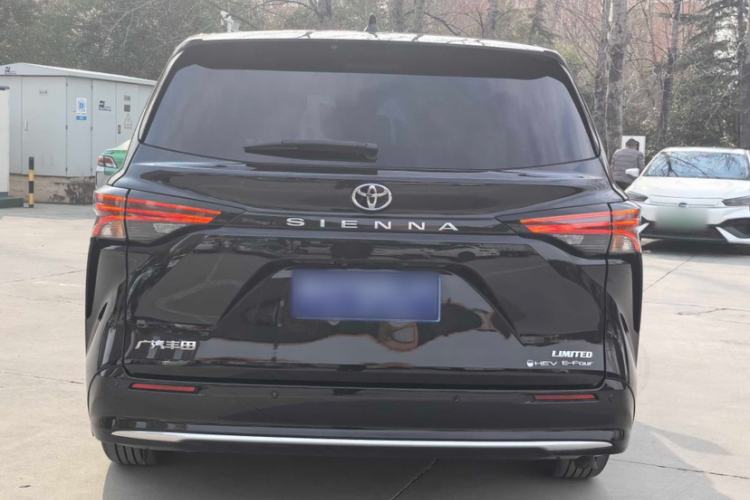 Used Toyota Sienna 2024 2.5L Hybrid Four-Wheel Drive Prestige Edition
