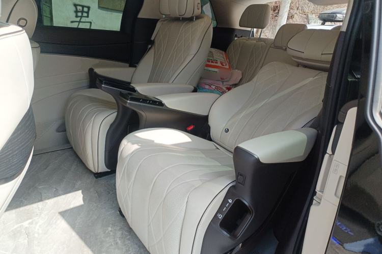 Used Denza D9 2024 DM-i 980 Four-Wheel Drive Flagship Model